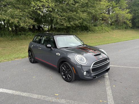 Used 2017 MINI Cooper S FWD image 3