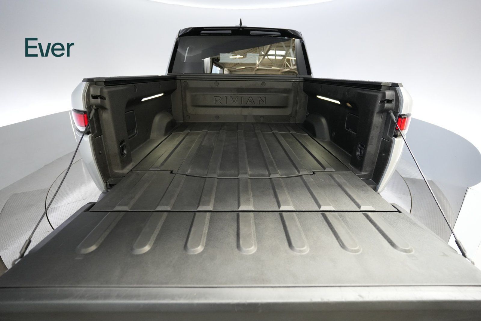 Used 2024 Rivian R1T Adventure Dual AWD/4WD image 8