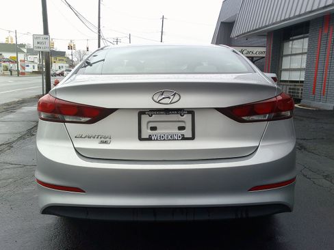 Used 2018 Hyundai Elantra SE image 4