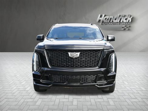 Used 2025 Cadillac Escalade V w/ LPO, ONYX Package image 7