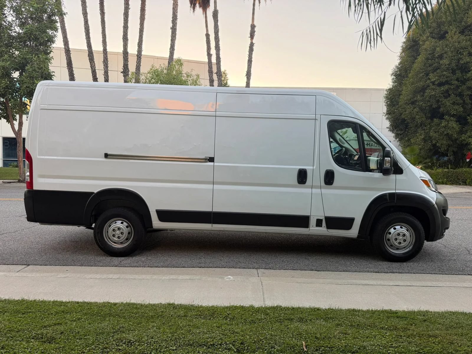 Used 2023 RAM ProMaster 3500 FWD image 4