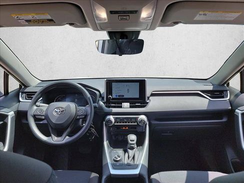 Used 2025 Toyota RAV4 LE AWD/4WD image 18