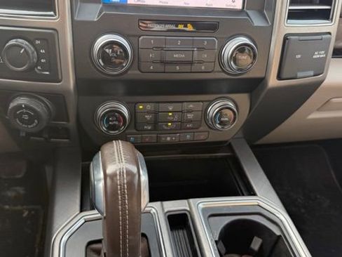 Used 2019 Ford F150 Limited w/ Trailer Tow Package image 19