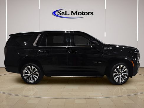Used 2025 Chevrolet Tahoe High Country AWD/4WD image 7