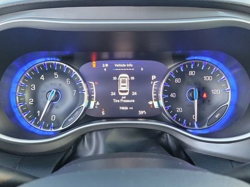 Used 2024 Chrysler Pacifica Touring-L FWD image 27