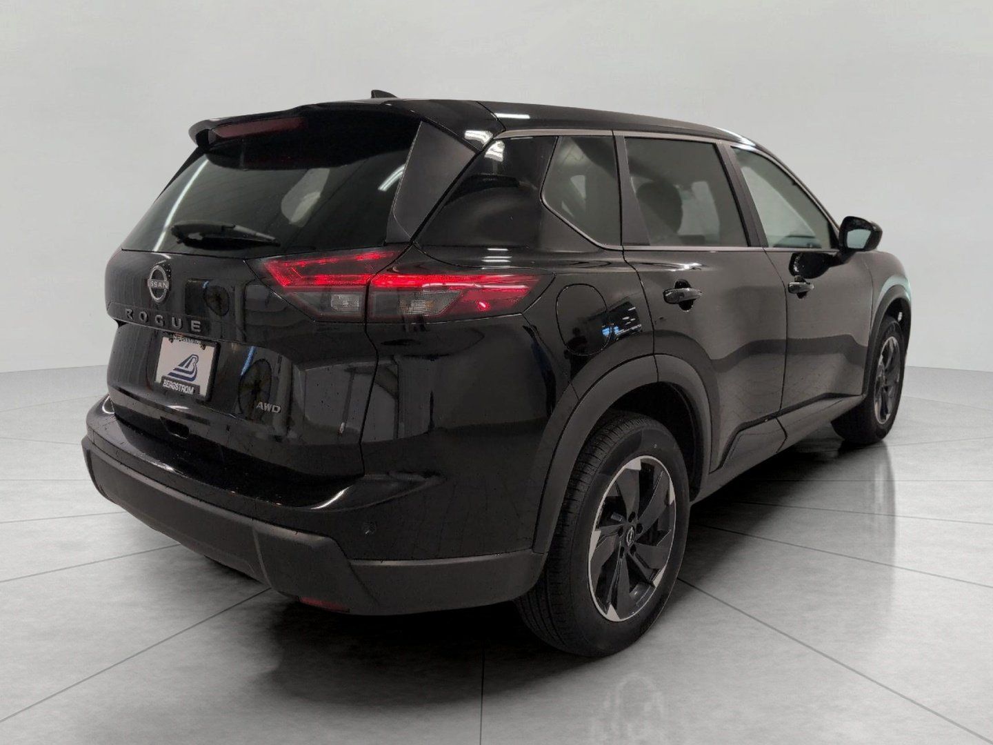Used 2025 Nissan Rogue SV AWD/4WD image 19