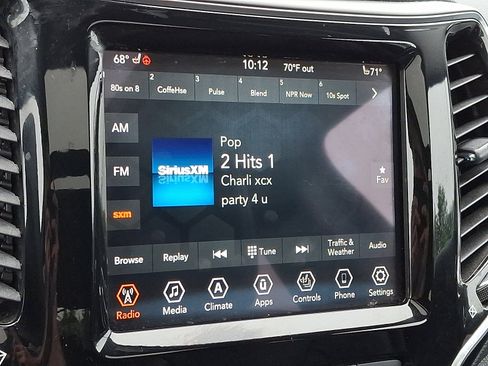 Used 2022 Jeep Cherokee Limited w/ Mopar Interior Package image 23