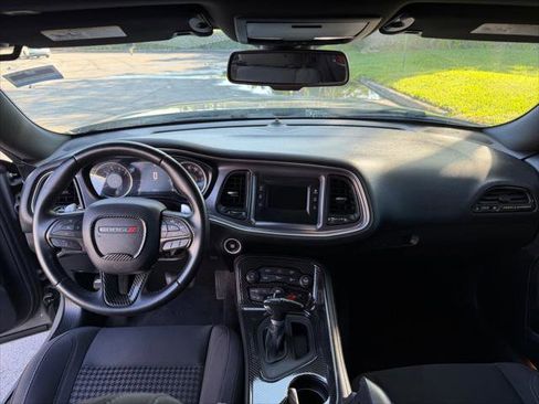 Used 2017 Dodge Challenger R/T w/ Driver Convenience Group RWD image 19