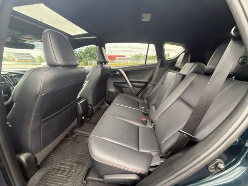 Used 2018 Toyota RAV4 SE w/ Power Extra Value Package AWD/4WD image 19