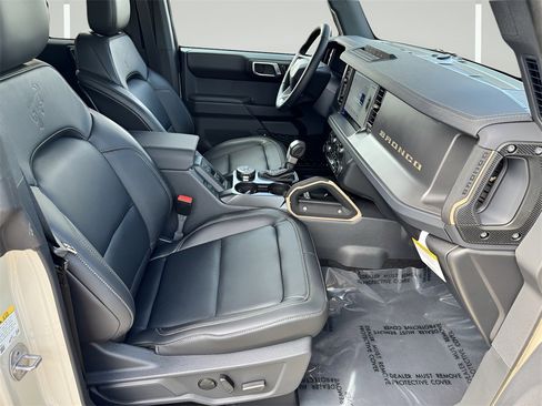 New 2025 Ford Bronco Badlands image 27