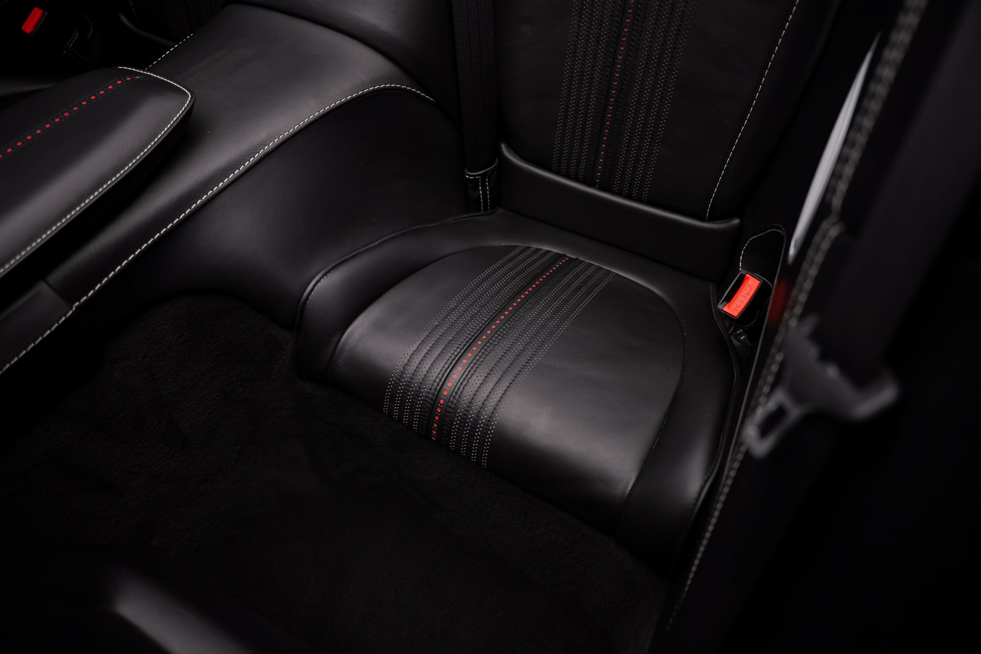 Used 2019 Aston Martin DB11 Volante RWD image 70