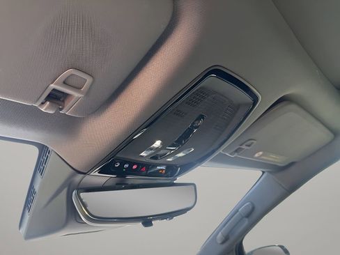 New 2026 Cadillac Optiq Luxury 2 image 37