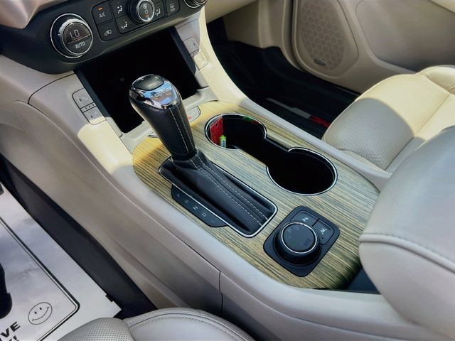 Used 2019 GMC Acadia Denali w/ Technology Package AWD/4WD image 14