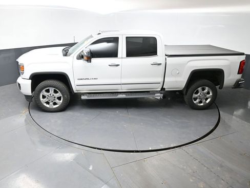 Used 2019 GMC Sierra 2500 Denali w/ Duramax Plus Package image 16