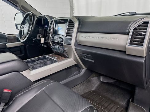 Used 2017 Ford F350 Lariat image 26