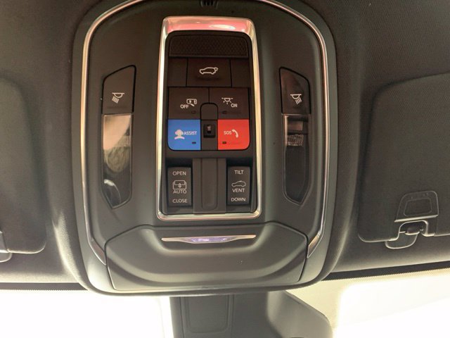 Used 2023 Jeep Grand Cherokee Altitude AWD/4WD image 32