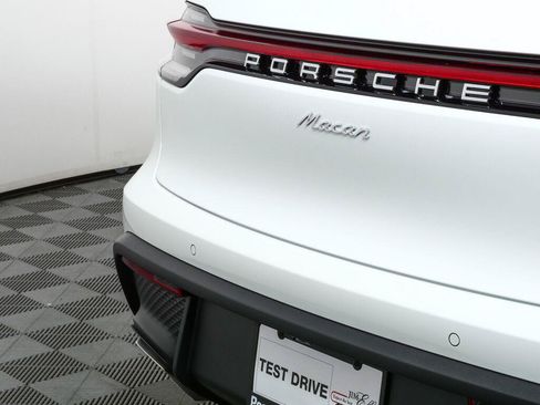 Used 2026 Porsche Macan AWD/4WD image 37