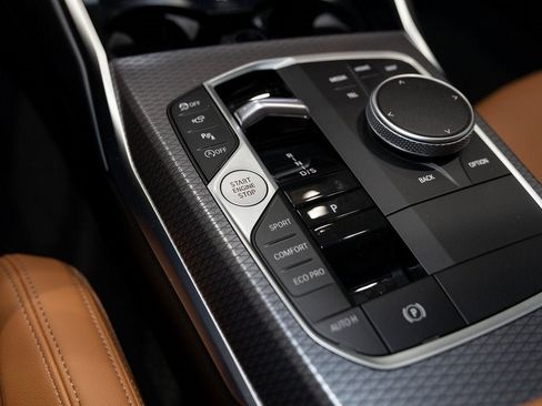 Used 2025 BMW 330i xDrive Sedan w/ Premium Package image 24