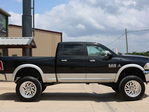 Used 2016 RAM 2500 Laramie w/ Convenience Group AWD/4WD image 2