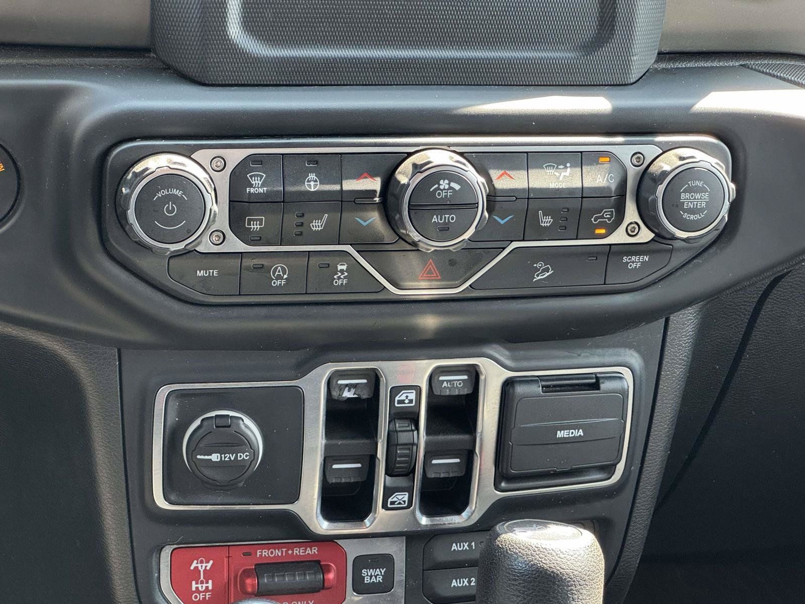 Used 2019 Jeep Wrangler Unlimited Rubicon w/ Cold Weather Group AWD/4WD image 5