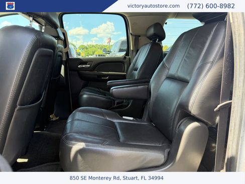 Used 2007 Chevrolet Suburban LT w/ LT Preferred Equipment Group RWD image 16