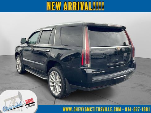 Used 2019 Cadillac Escalade Luxury AWD/4WD image 3