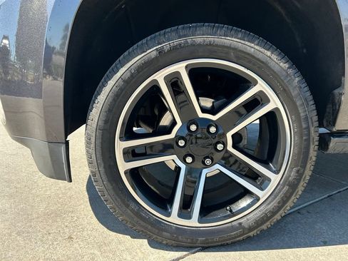 Used 2017 GMC Yukon Denali w/ Open Road Package AWD/4WD image 34