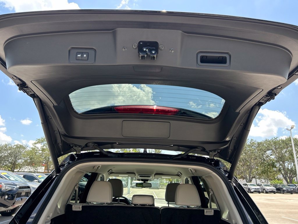 Certified 2024 Nissan Rogue SL FWD image 54