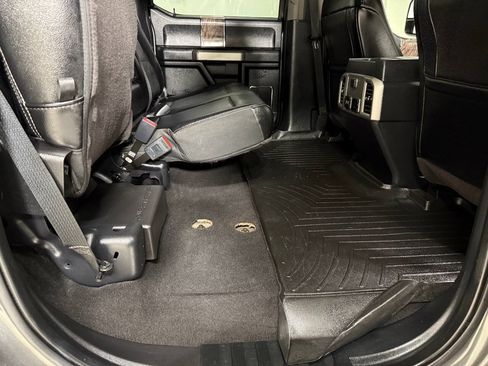 Used 2019 Ford F250 Lariat w/ Lariat Ultimate Package AWD/4WD image 46