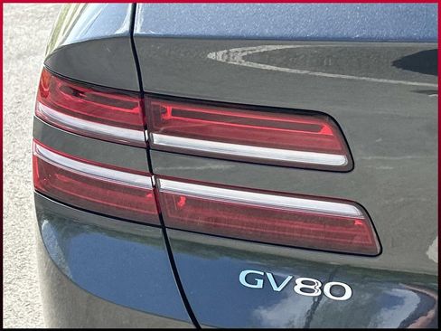 Used 2025 Genesis GV80 2.5T Standard AWD/4WD image 12