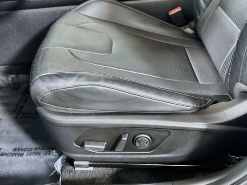 Used 2023 Hyundai Elantra Limited FWD image 16