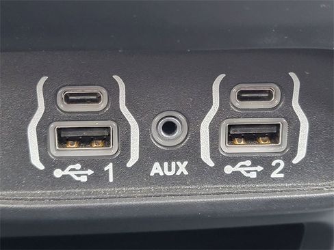 Certified 2023 Chrysler Pacifica Touring-L w/ S Appearance Package image 8