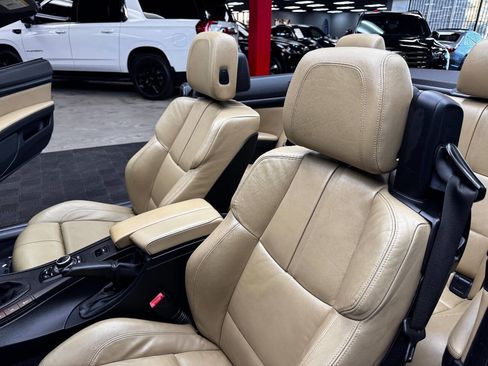 Used 2011 BMW M3 Convertible image 45