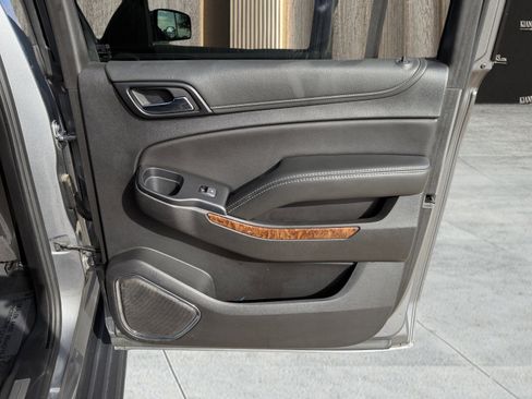 Used 2020 Chevrolet Suburban Premier image 42