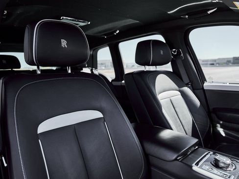 Used 2023 Rolls-Royce Cullinan AWD/4WD image 45