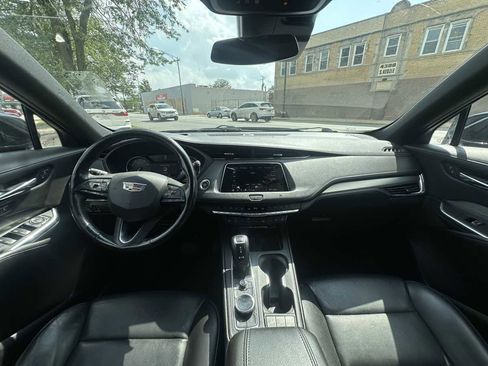 Used 2019 Cadillac XT4 Premium Luxury image 16