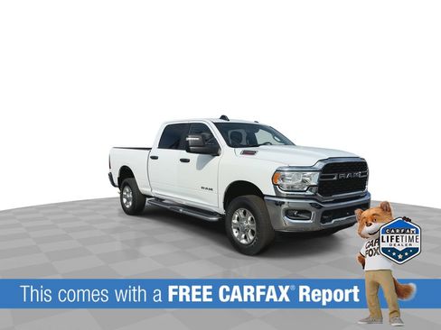 Used 2024 RAM 2500 Big Horn AWD/4WD image 2