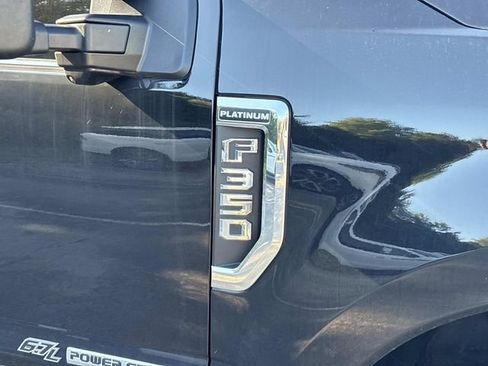 Used 2022 Ford F350 Platinum w/ FX4 Off-Road Package AWD/4WD image 10