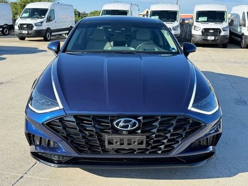 Used 2022 Hyundai Sonata Limited FWD image 2