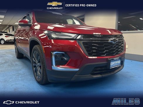Certified 2023 Chevrolet Traverse RS image 1