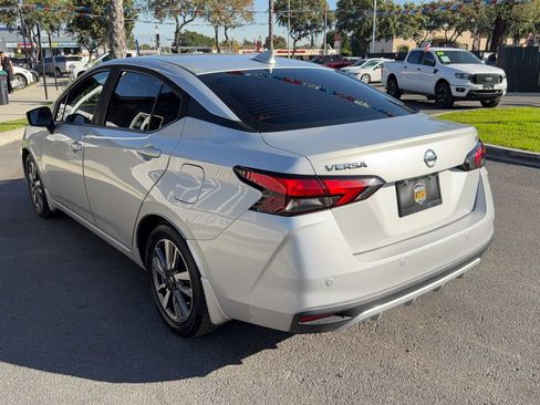 Used 2020 Nissan Versa SV image 5