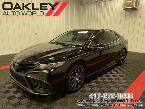 Used 2024 Toyota Camry SE w/ Convenience Package image 1