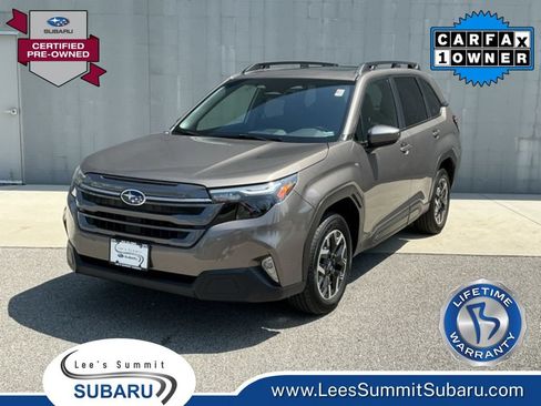 Certified 2025 Subaru Forester Premium AWD/4WD image 1