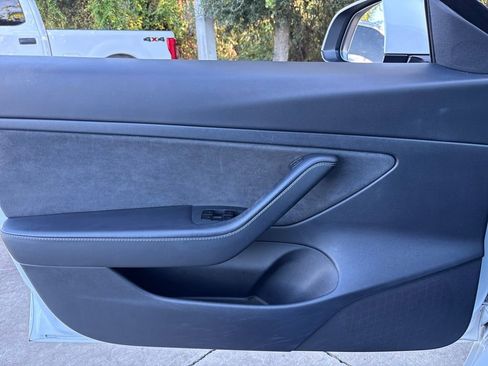 Used 2021 Tesla Model 3 Standard Range Plus image 16