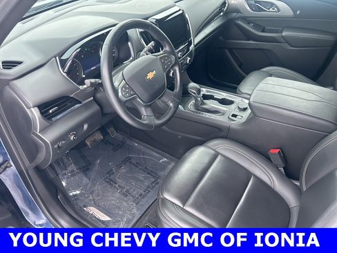 Used 2023 Chevrolet Traverse LT image 13