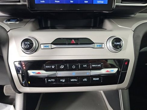 Used 2023 Ford Explorer XLT w/ Equipment Group 202A image 24