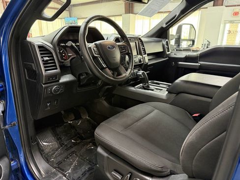 Used 2018 Ford F150 XLT w/ Equipment Group 302A Luxury AWD/4WD image 19