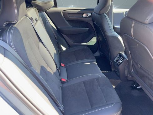 Certified 2023 Volvo C40 P8 Recharge Ultimate w/ Protection Package Premier image 29