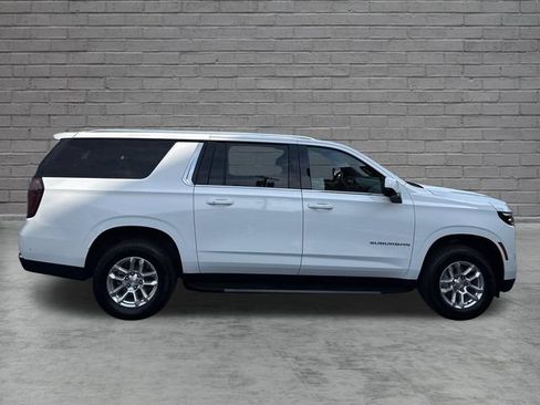 Used 2025 Chevrolet Suburban LT AWD/4WD image 8
