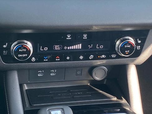 New 2025 Mitsubishi Outlander SEL image 6